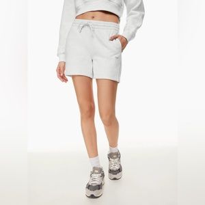 Aritzia TNA Cozy Fleece Boyfriend 5" Sweatshort